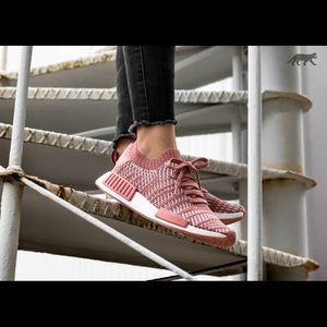 Women’s adidas stlt nmd r1
